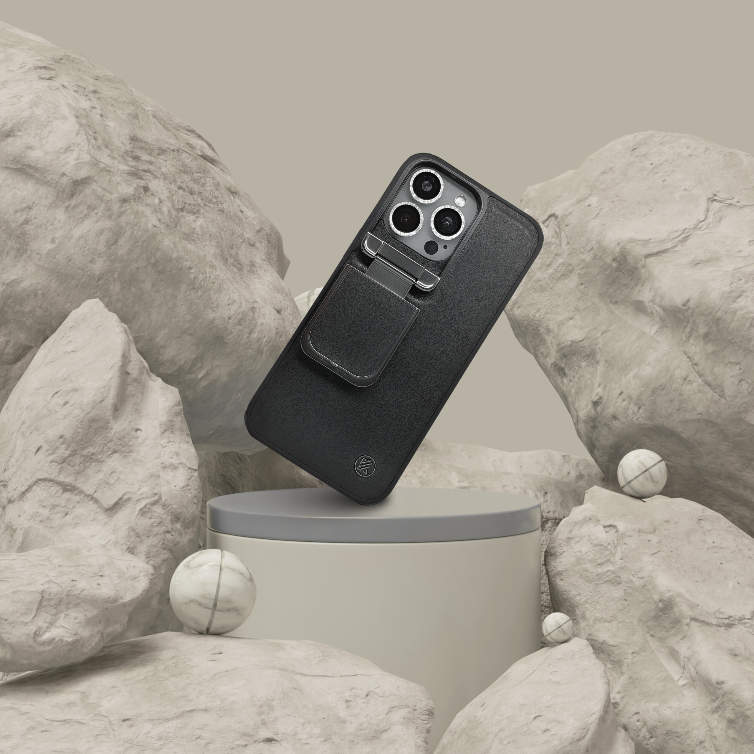 Read more about the article Top 5 Mobile Covers for Gamers: Better Grip, Comfort & Cooling